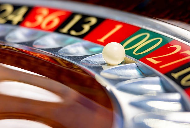 macaubet alternatif live sports and table gaming updates on a smartphone